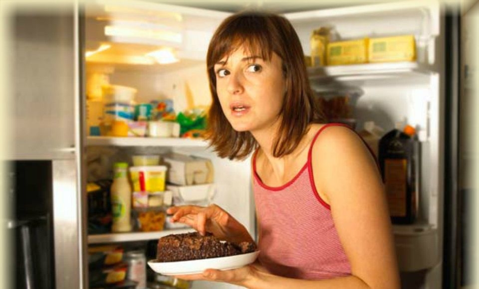 Многие женщины страдают от булимии